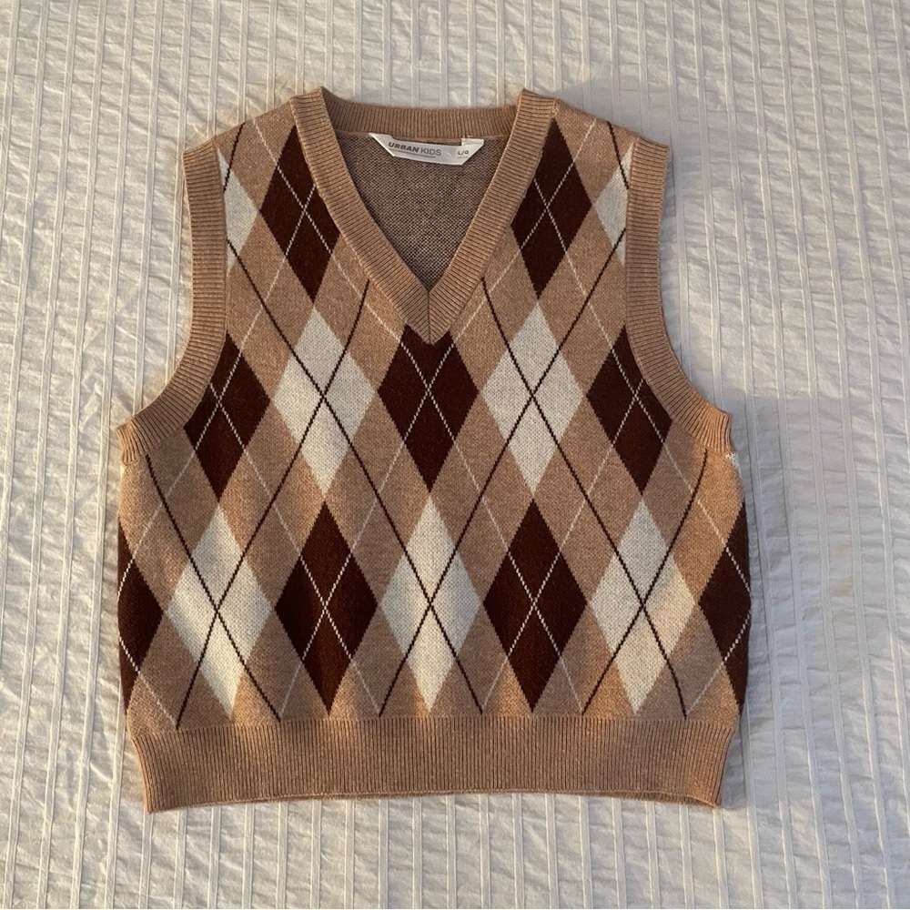 Argyle Knit Sweater Vest in Brown and Tan